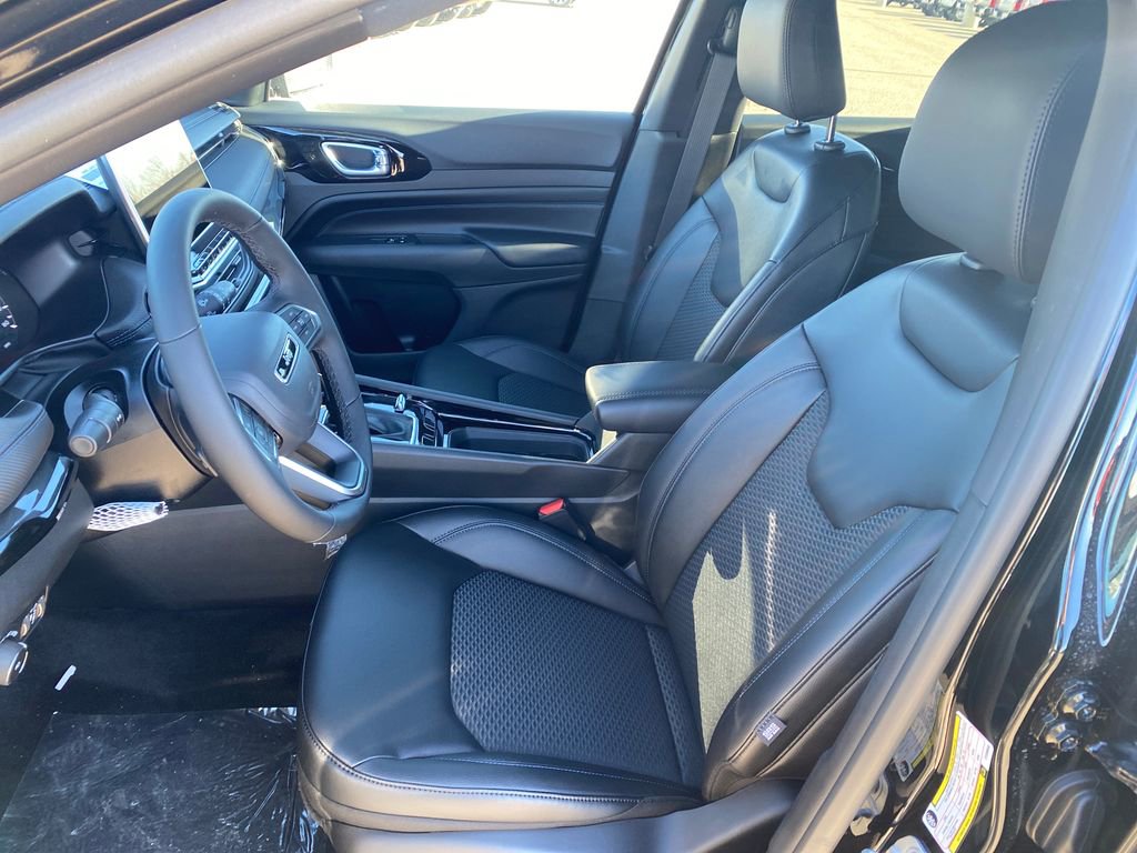 New 2026 Jeep Compass Latitude w/ Sun and Sound Group image 10