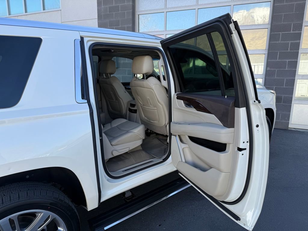 Used 2015 Cadillac Escalade ESV Premium image 18