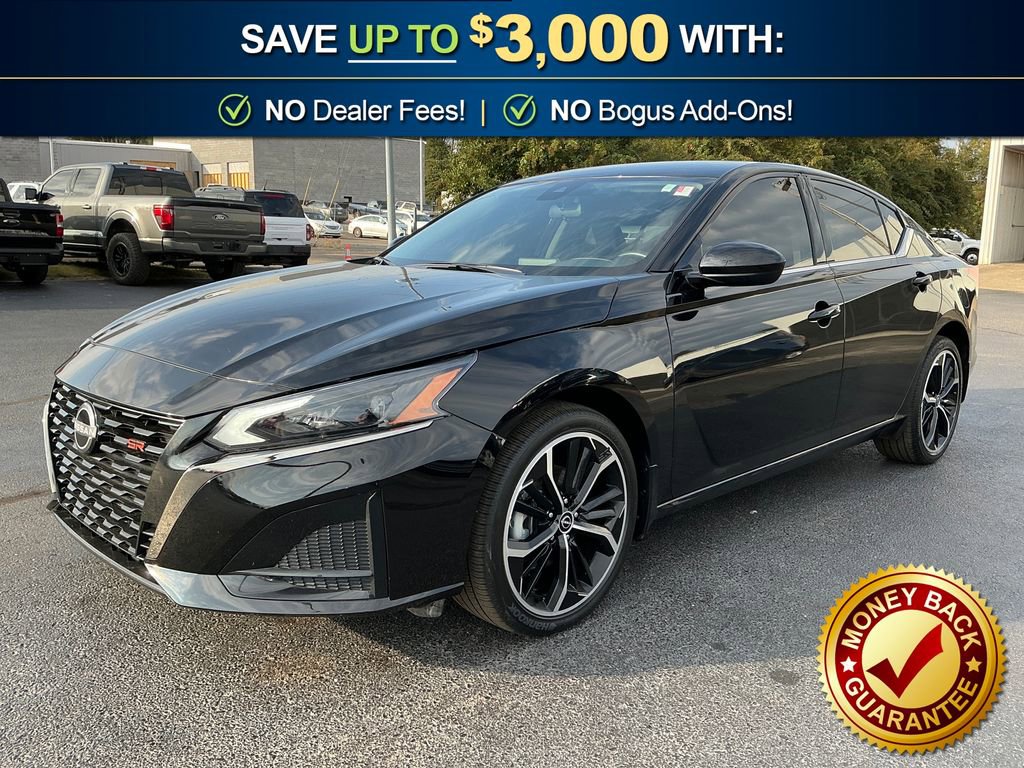 Used 2024 Nissan Altima 2.5 SR image 1
