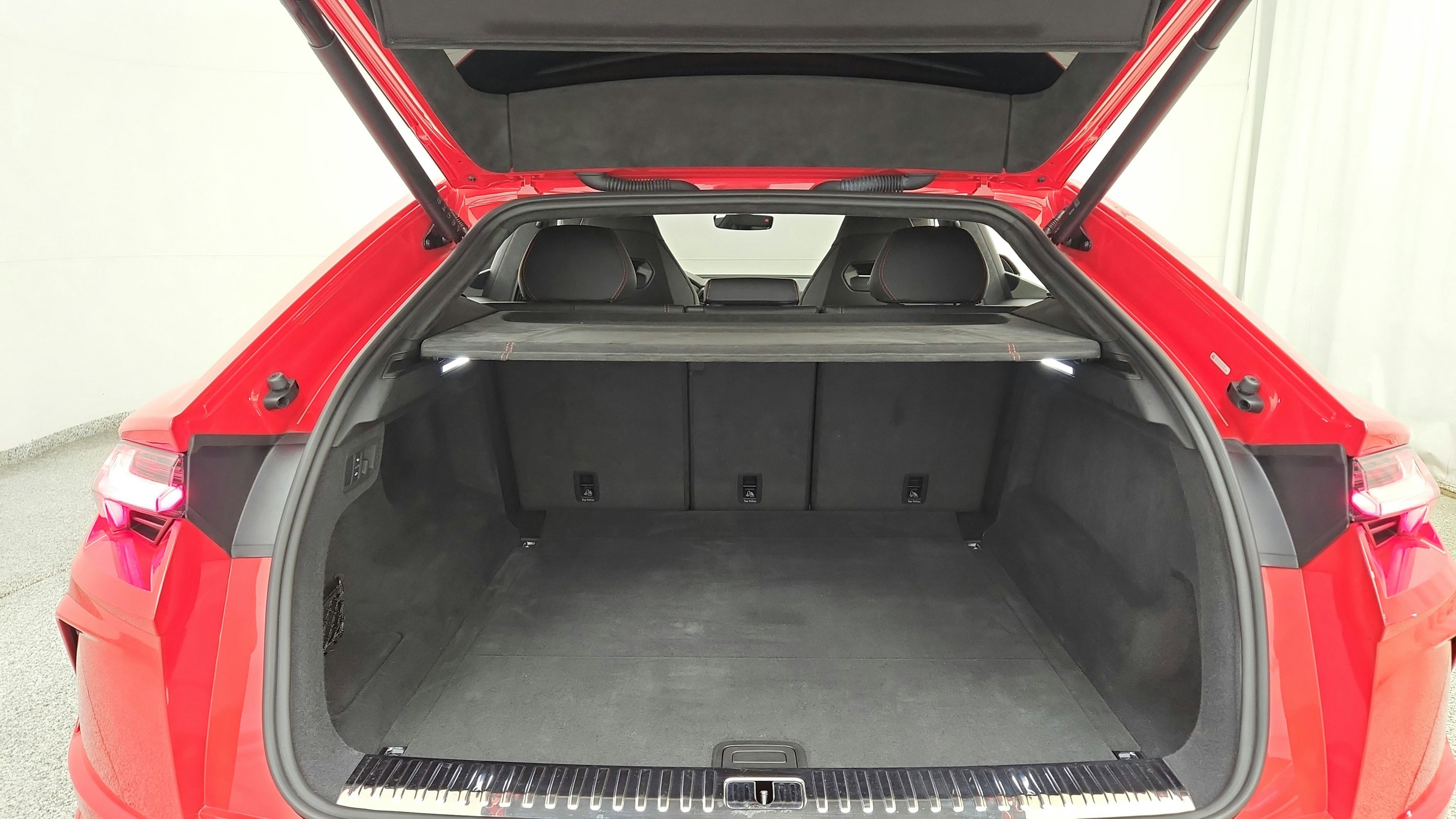 Used 2022 Lamborghini Urus AWD/4WD image 37