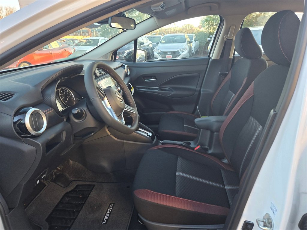 New 2025 Nissan Versa SR w/ Trunk Package image 8
