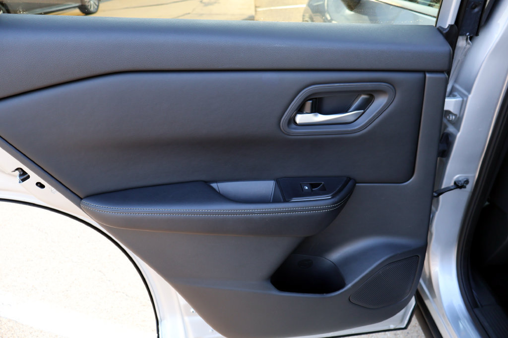 Certified 2025 Nissan Rogue SV AWD/4WD image 13