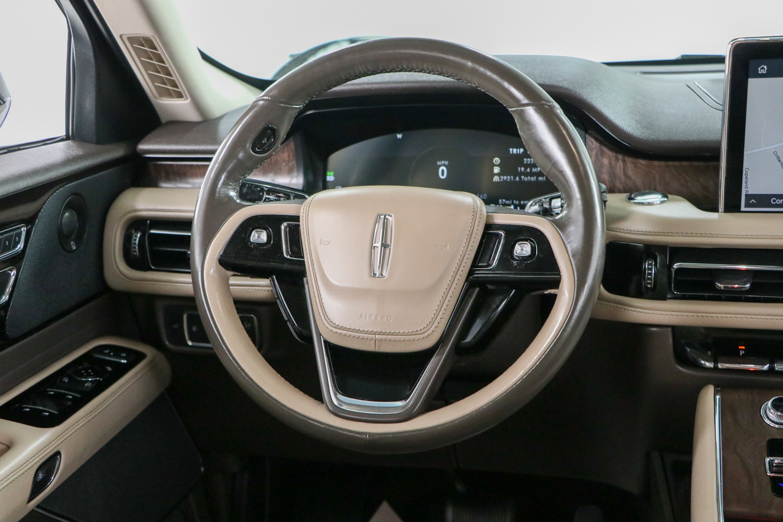 Used 2023 Lincoln Aviator Reserve w/ Equipment Group 201A RWD image 12
