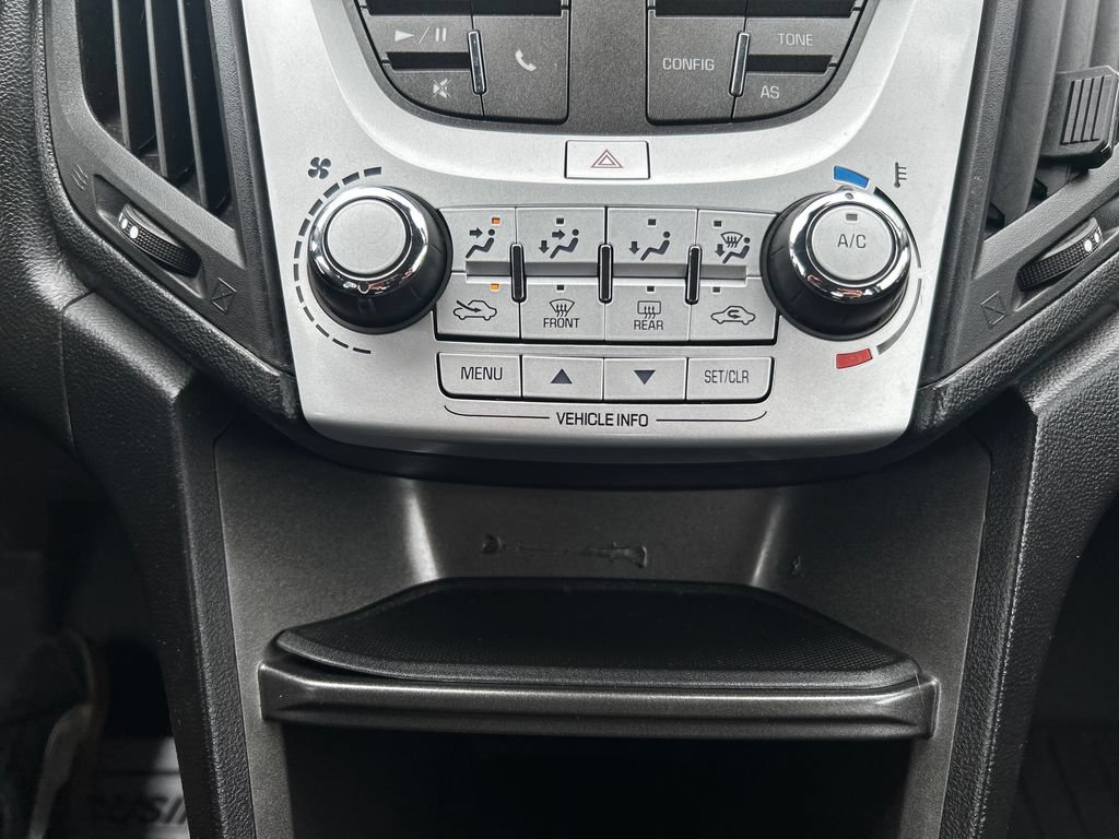 Used 2017 Chevrolet Equinox LS FWD image 27