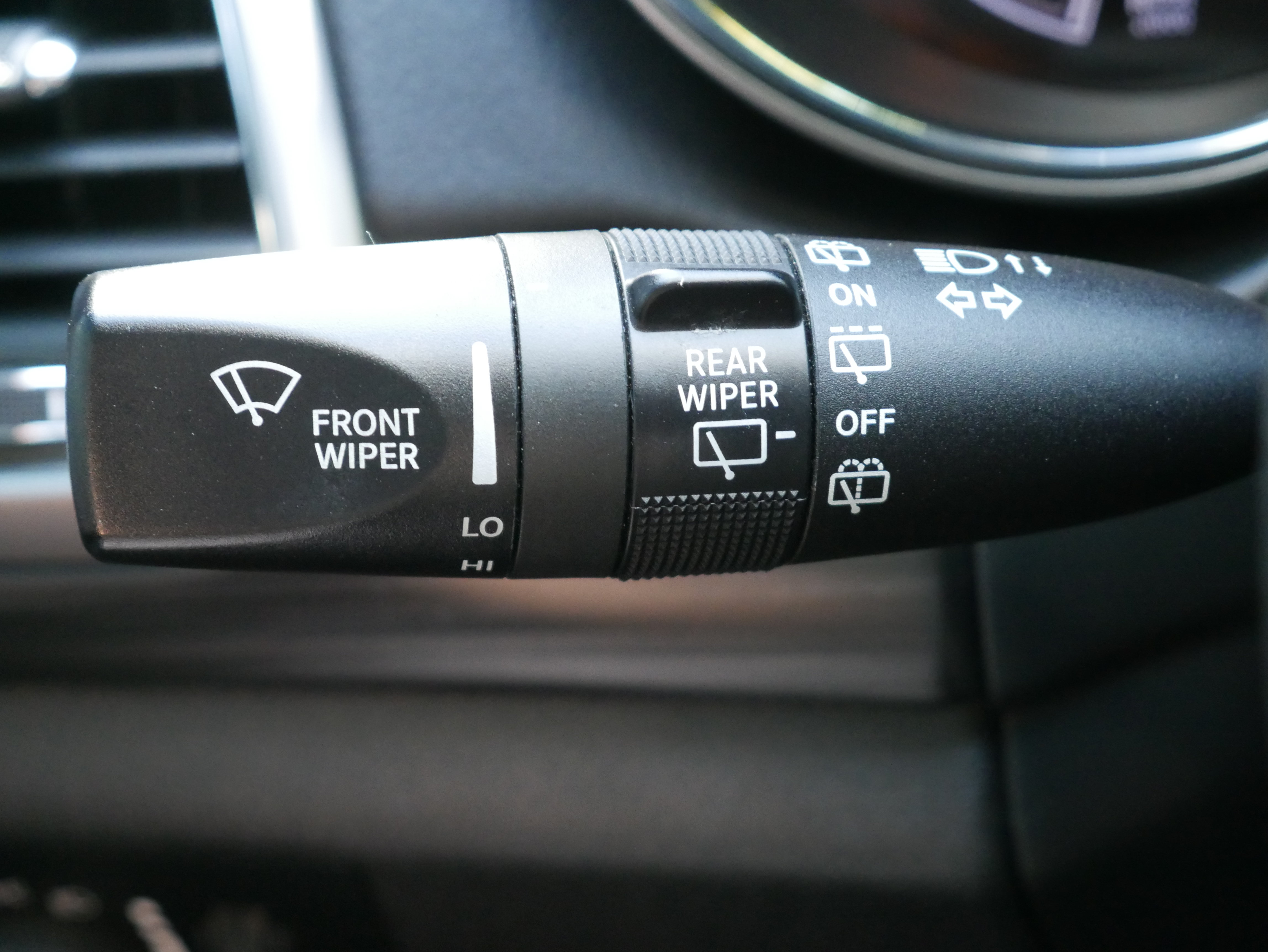 Used 2020 Jeep Grand Cherokee Altitude AWD/4WD image 25