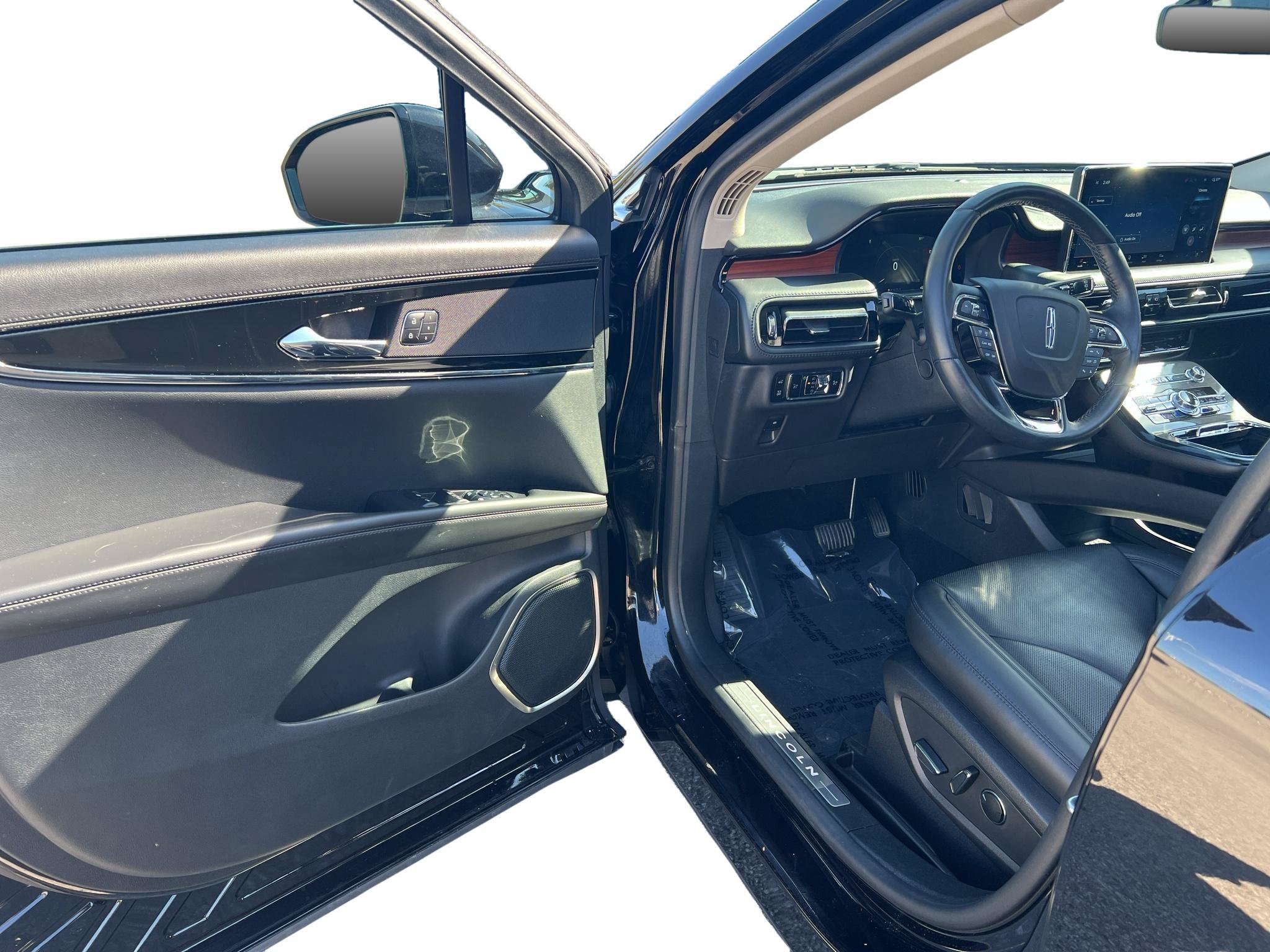 Used 2023 Lincoln Nautilus Reserve w/ Monochromatic Package AWD/4WD image 9