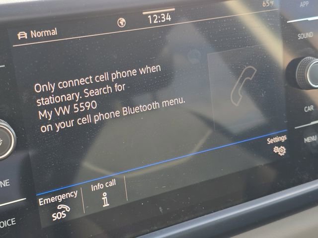 Used 2023 Volkswagen Taos SE w/ Panoramic Sunroof Package image 6