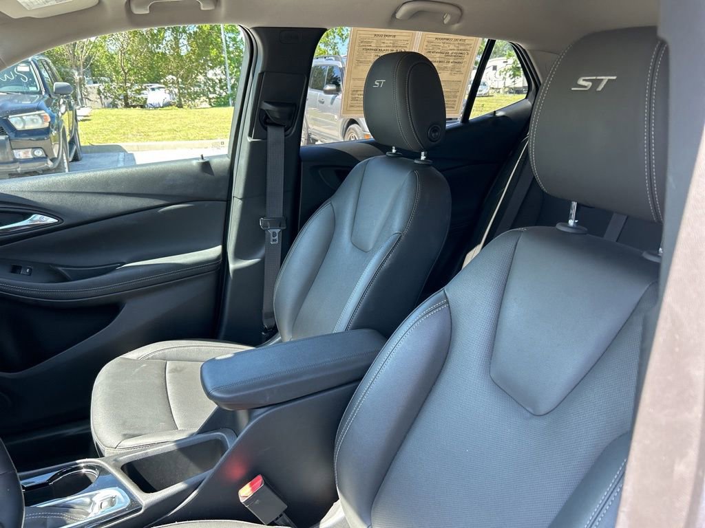 Used 2024 Buick Encore GX Sport Touring image 14