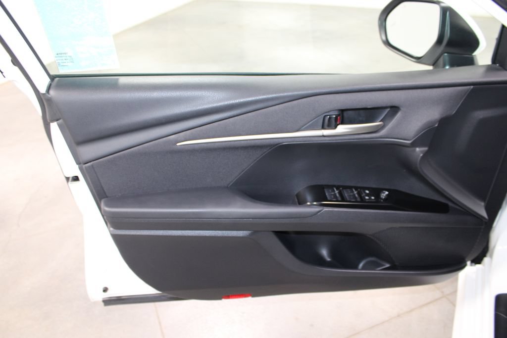 Used 2025 Toyota Camry LE FWD image 14