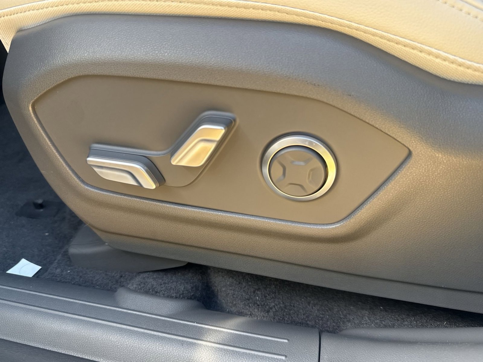 New 2026 Hyundai Santa Fe Limited image 14