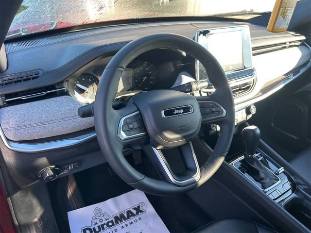 Used 2025 Jeep Compass Latitude image 6