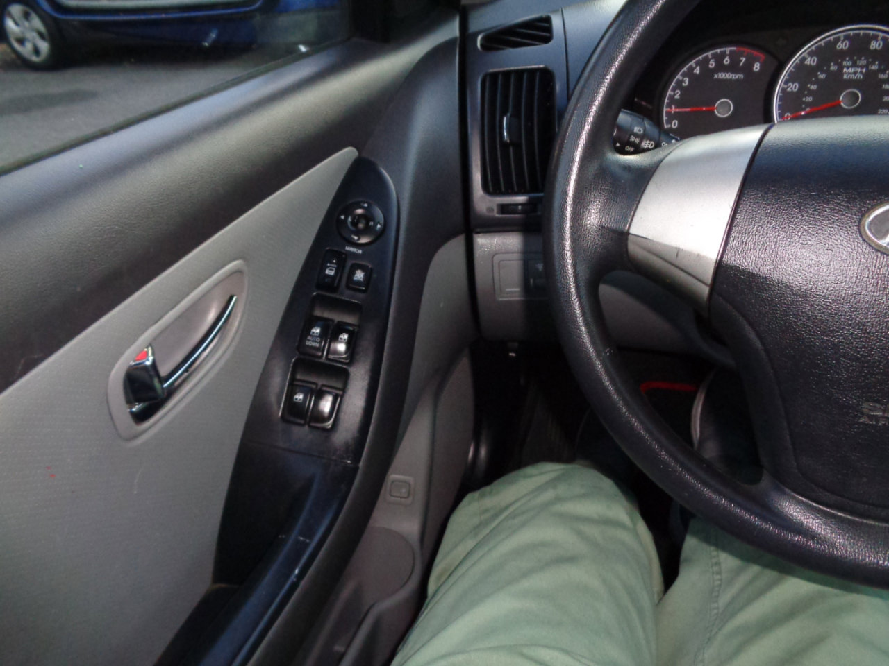 Used 2010 Hyundai Elantra GLS image 22