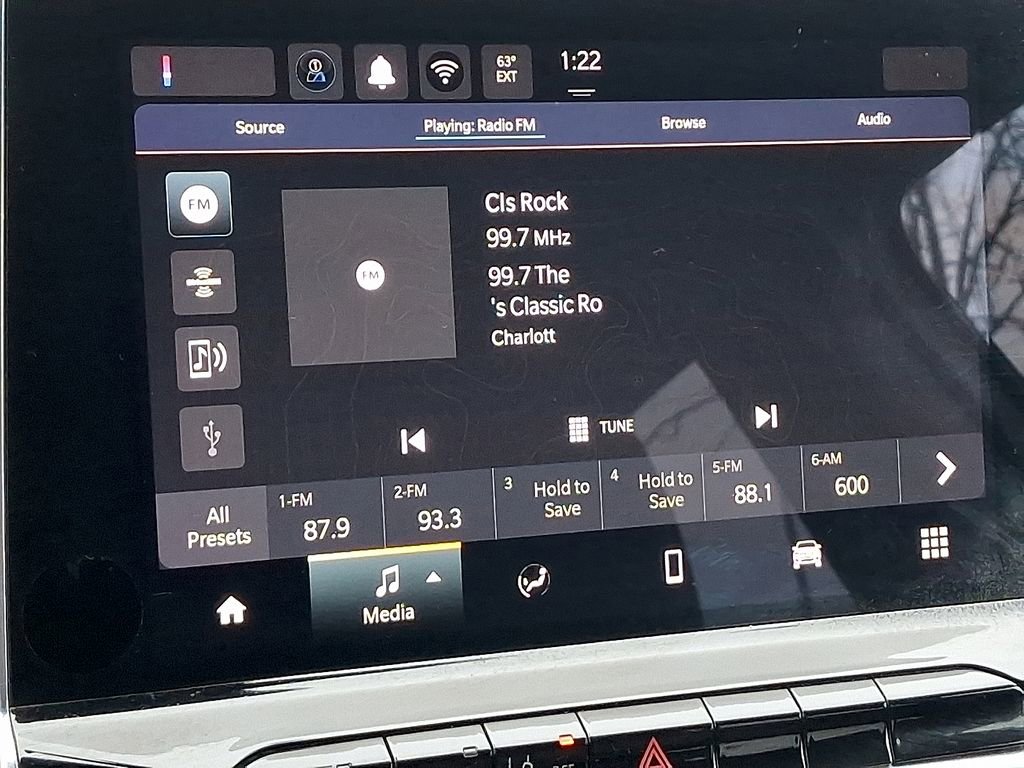 Used 2024 Jeep Compass Latitude image 16