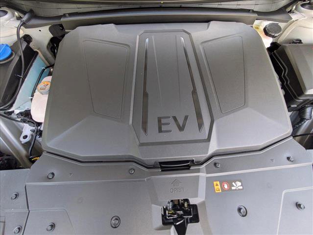 New 2025 Hyundai Ioniq 5 SE image 19