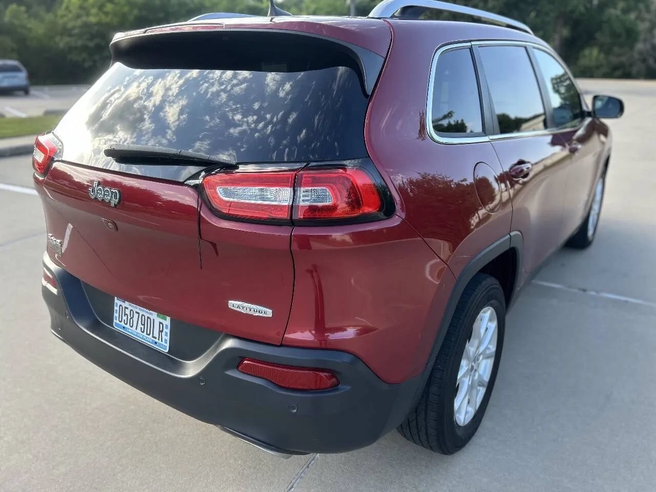 Used 2017 Jeep Cherokee Latitude w/ Safety/Convenience Group AWD/4WD image 6