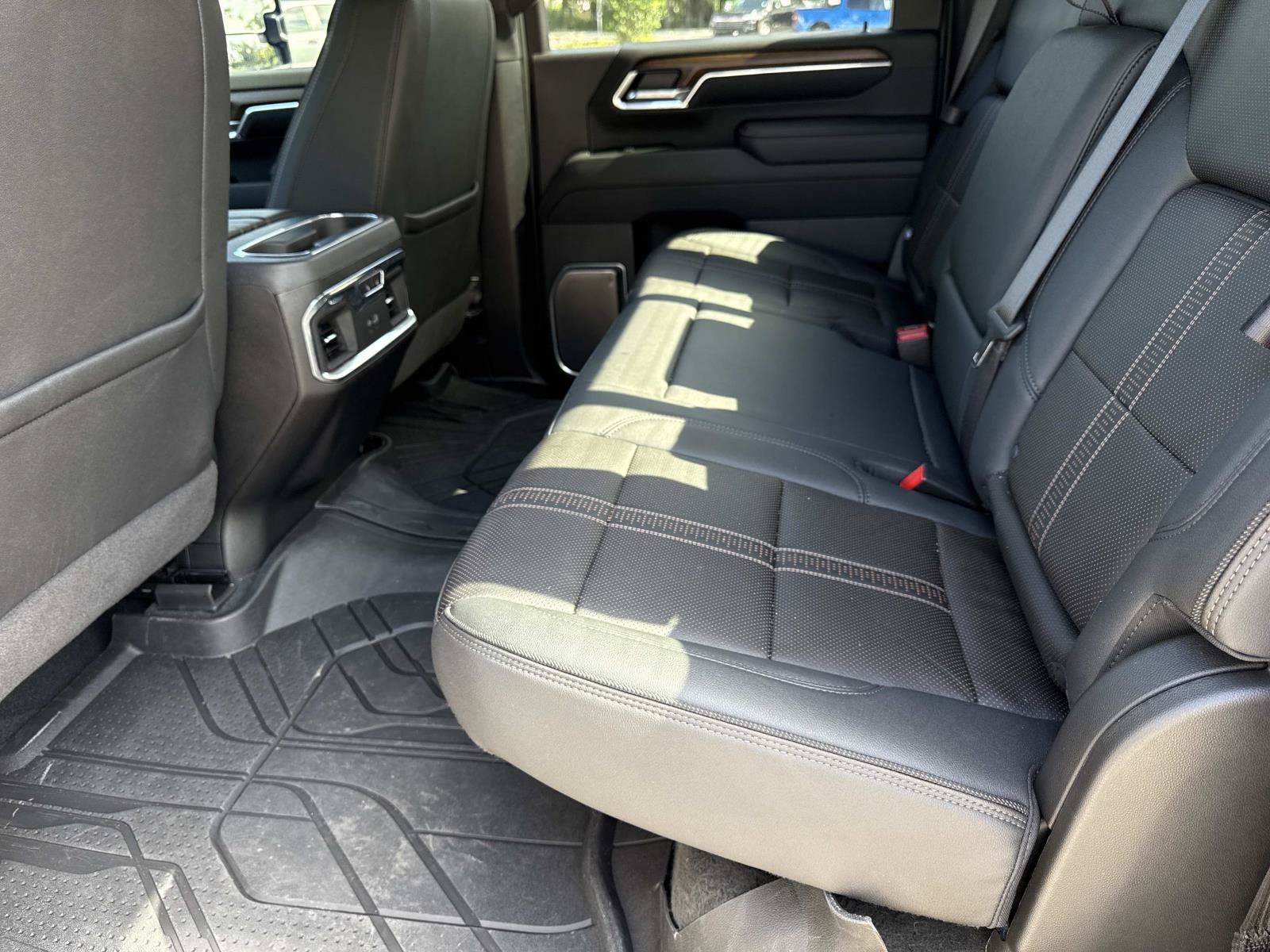 Used 2025 Chevrolet Silverado 2500 High Country w/ High Country Premium Package AWD/4WD image 10