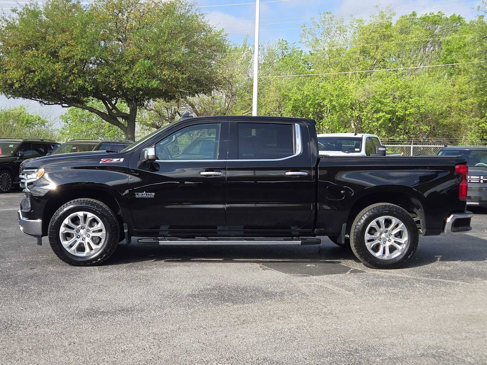 Certified 2024 Chevrolet Silverado 1500 LTZ AWD/4WD image 4