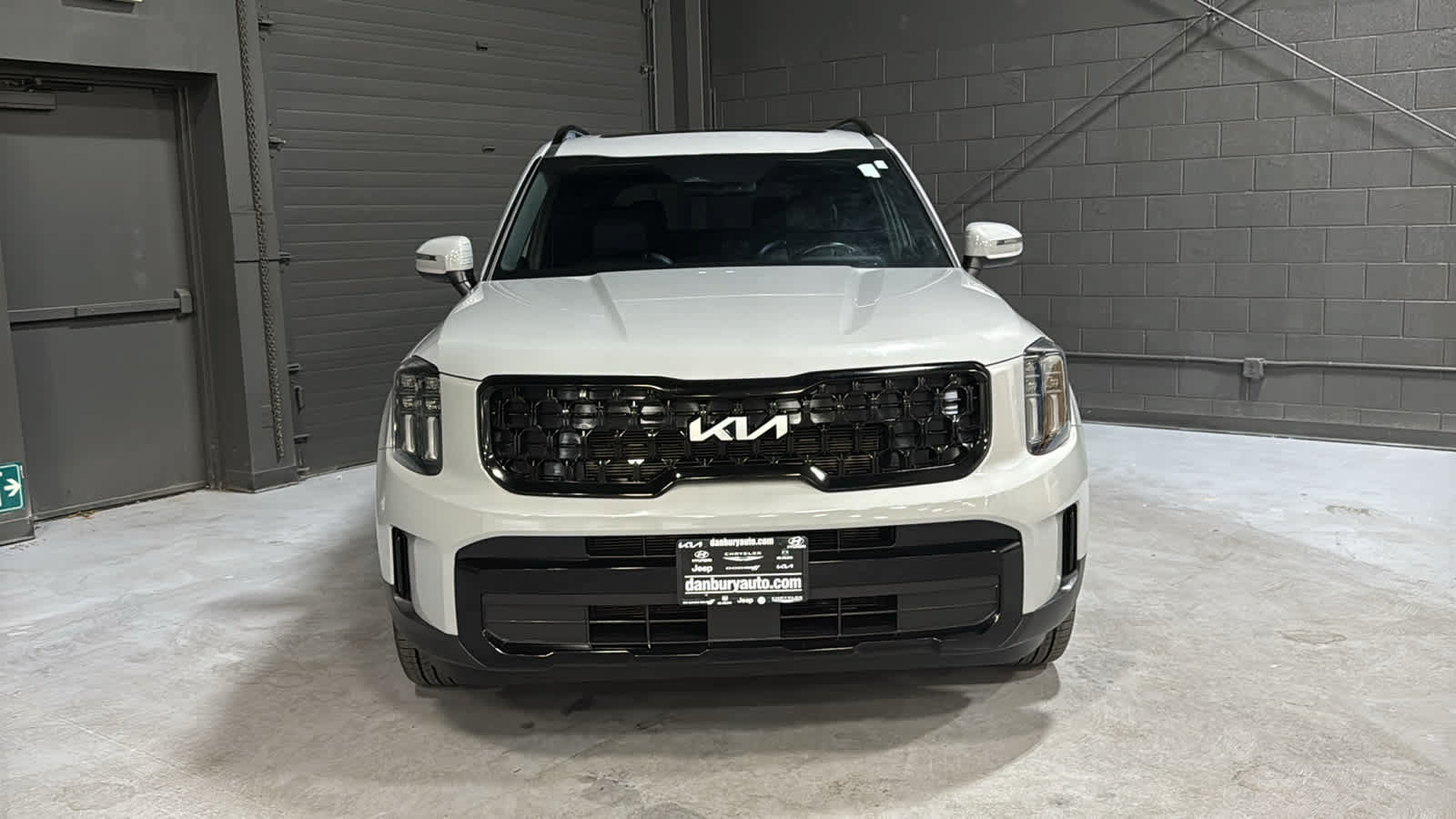 Used 2024 Kia Telluride EX X-Line AWD/4WD image 2
