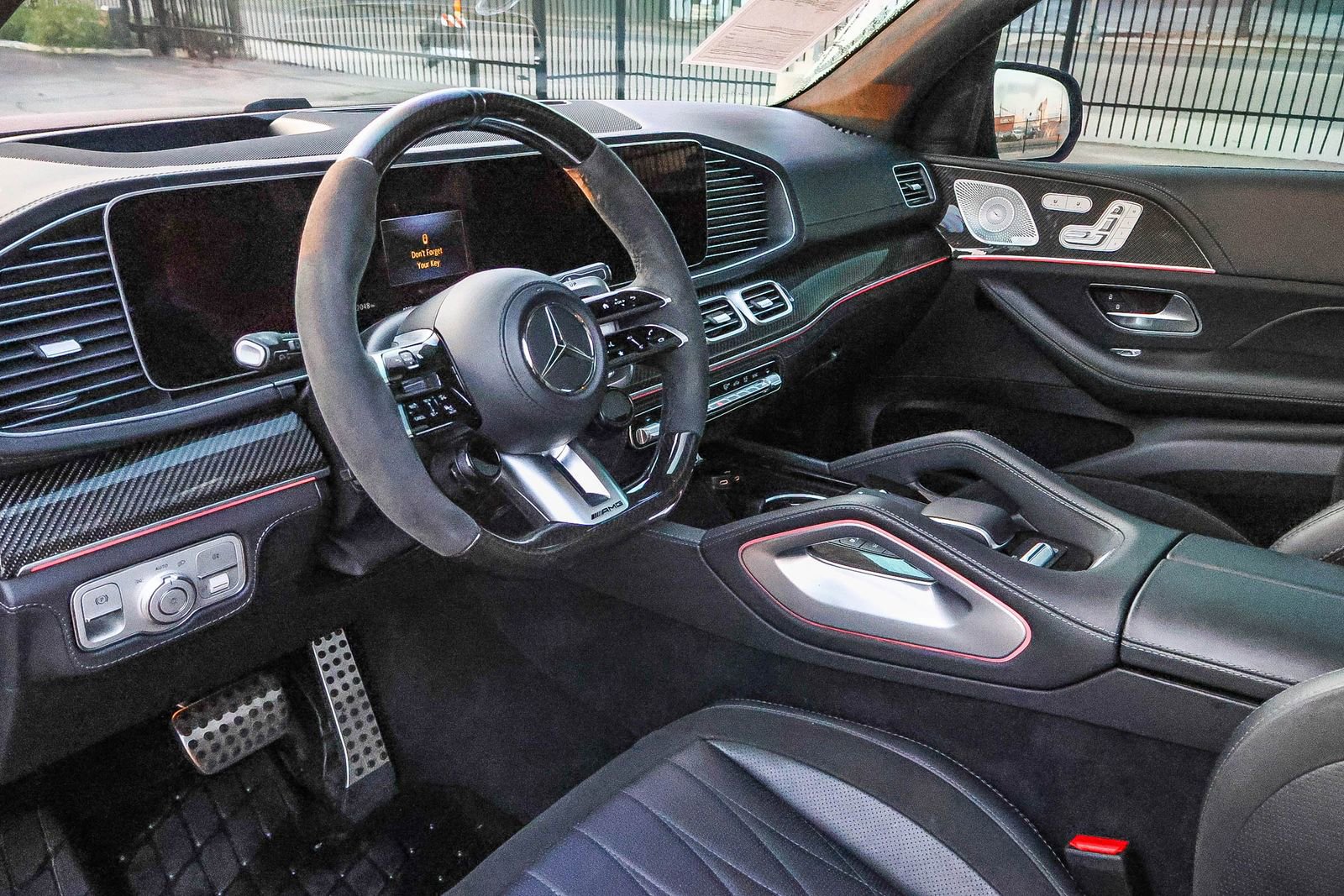 Used 2024 Mercedes-Benz GLS 63 AMG 4MATIC image 24