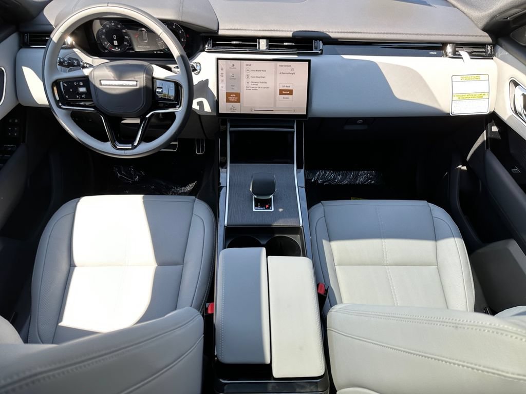 New 2026 Land Rover Range Rover Velar Dynamic SE AWD/4WD image 10