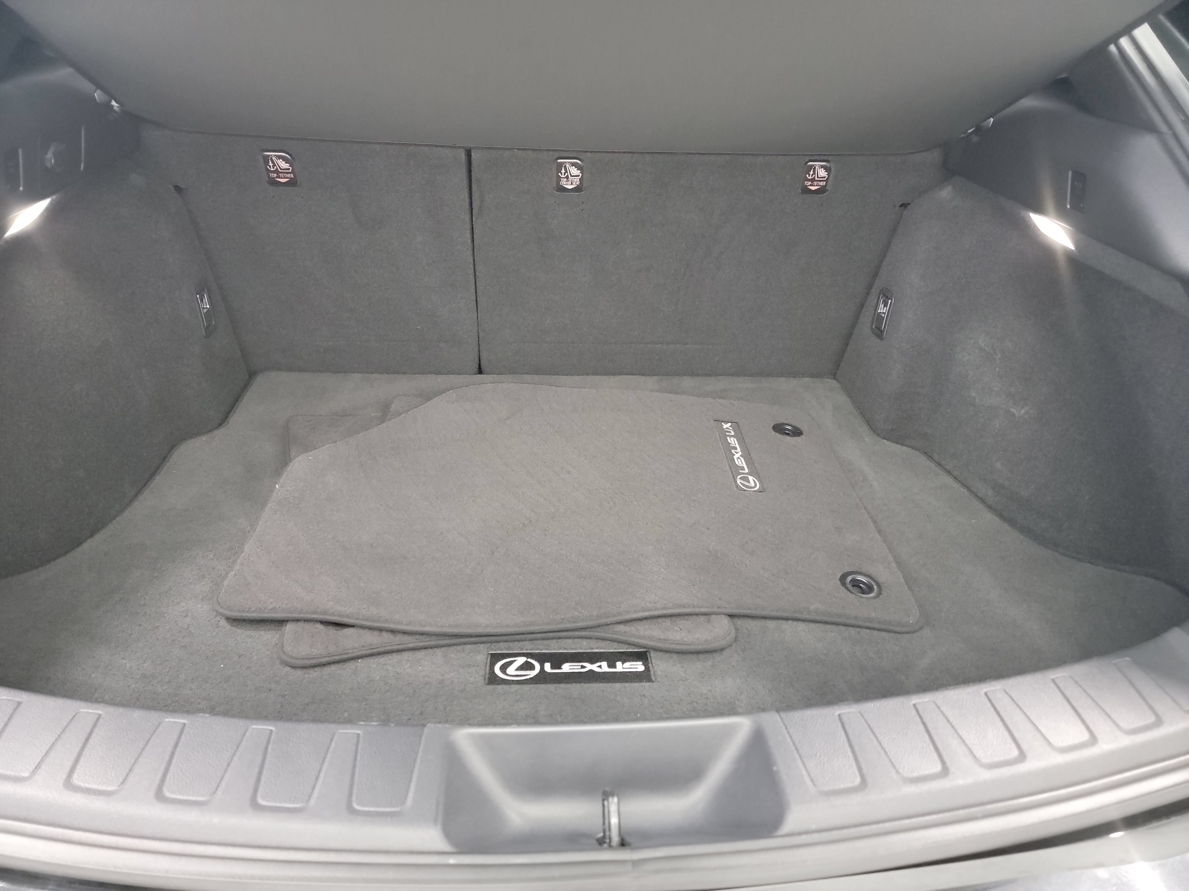 Used 2022 Lexus UX 200 w/ Premium Package FWD image 26