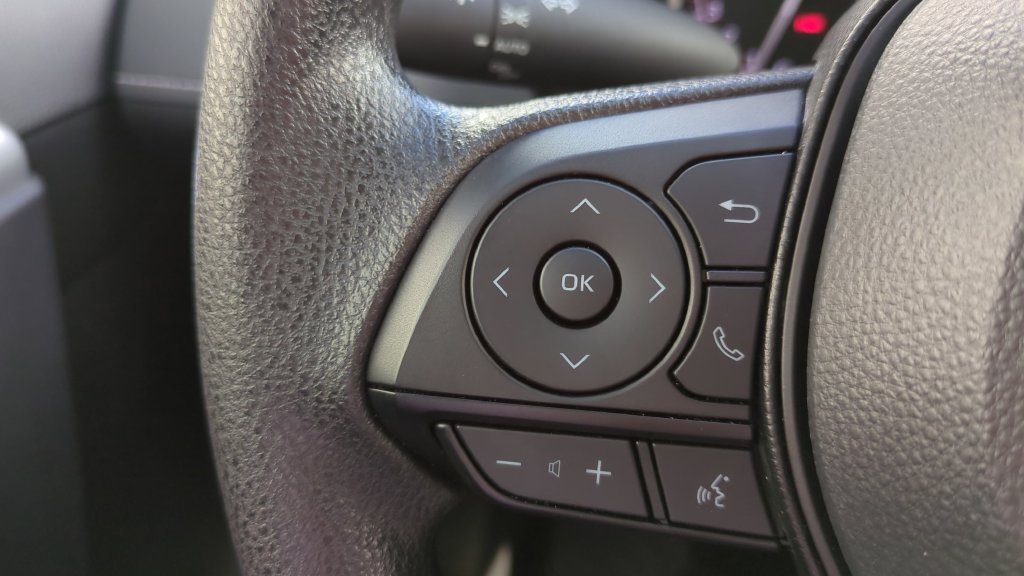 Used 2025 Toyota RAV4 XLE w/ Convenience Package FWD image 21