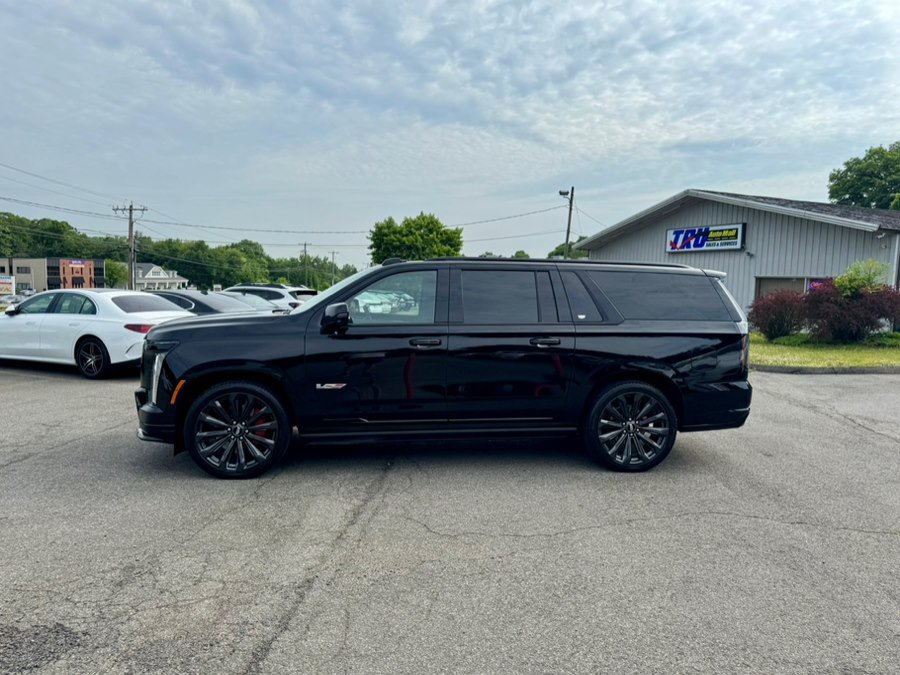 Used 2026 Cadillac Escalade ESV V AWD/4WD image 4