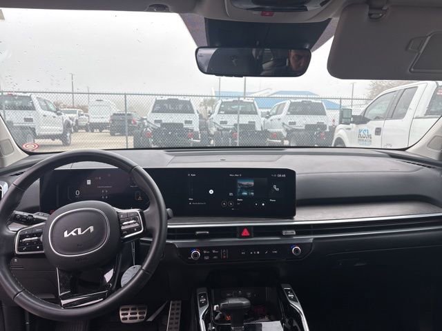Used 2025 Kia Sorento SX image 11