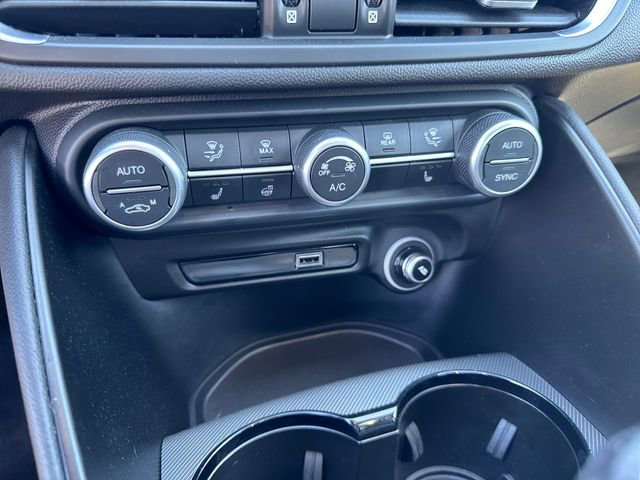 Used 2024 Alfa Romeo Giulia Veloce image 31