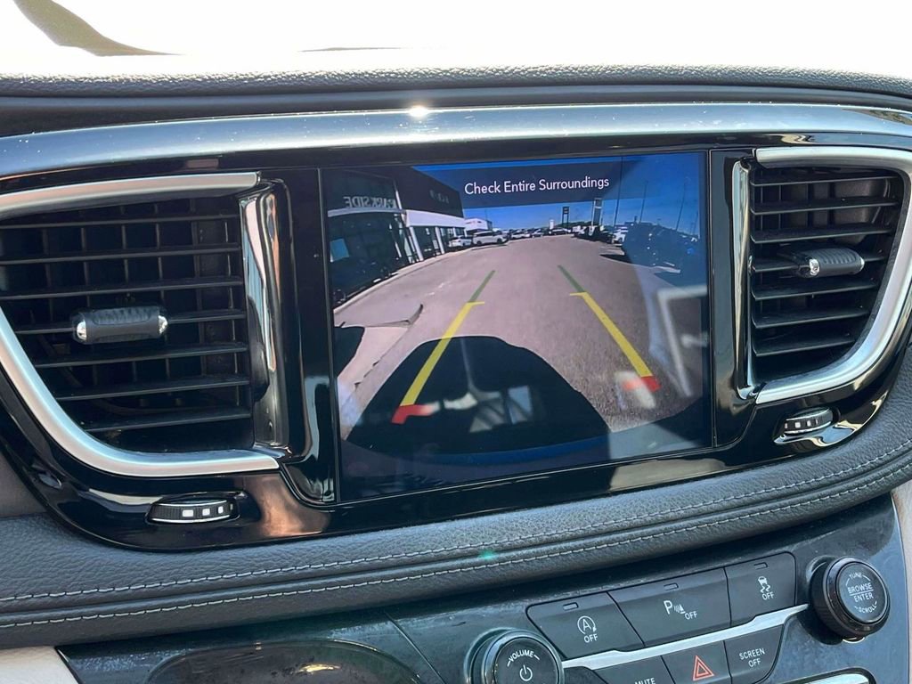 Used 2020 Chrysler Pacifica Limited FWD image 26