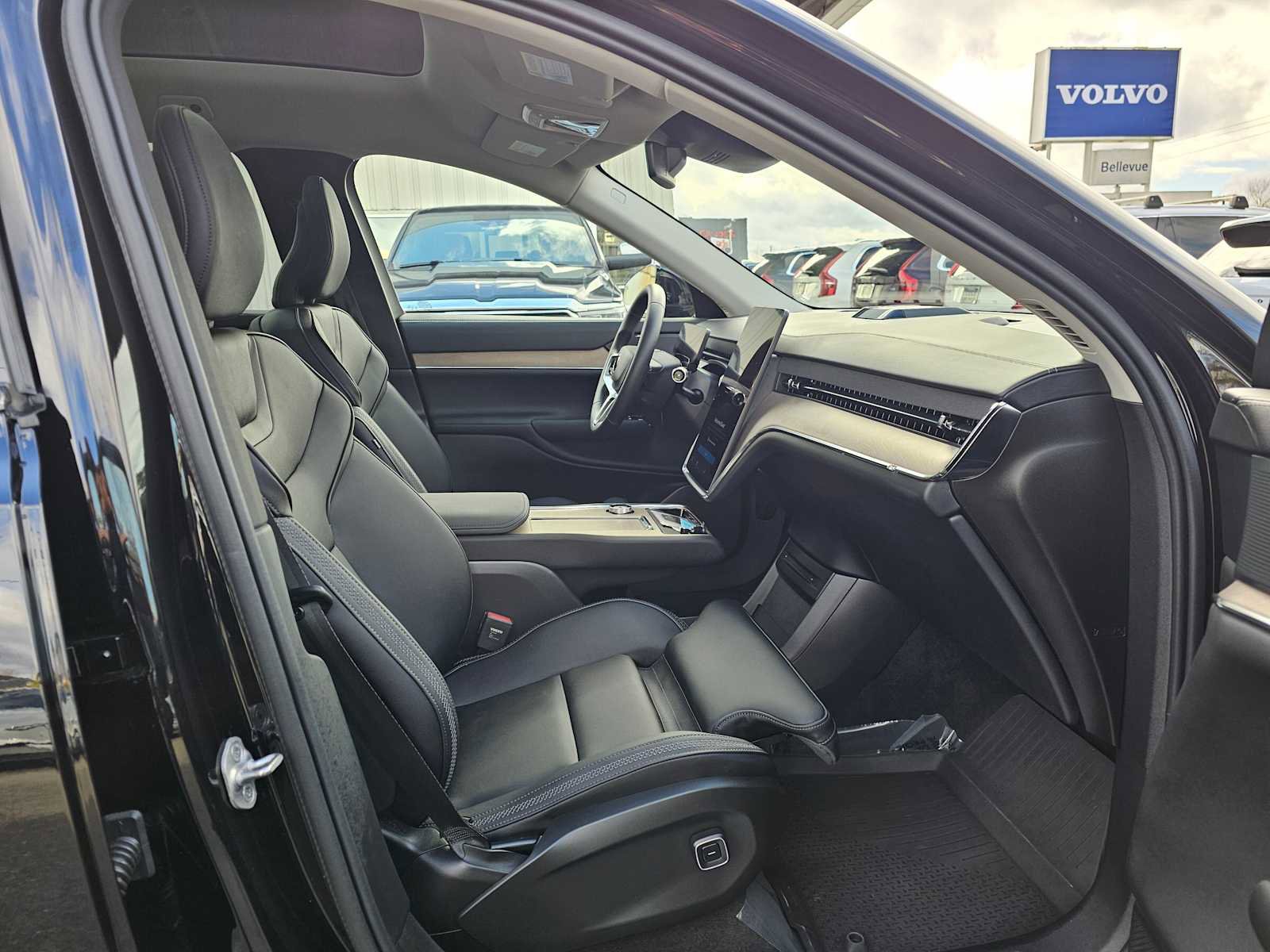 Used 2025 Volvo EX90 Ultra image 10