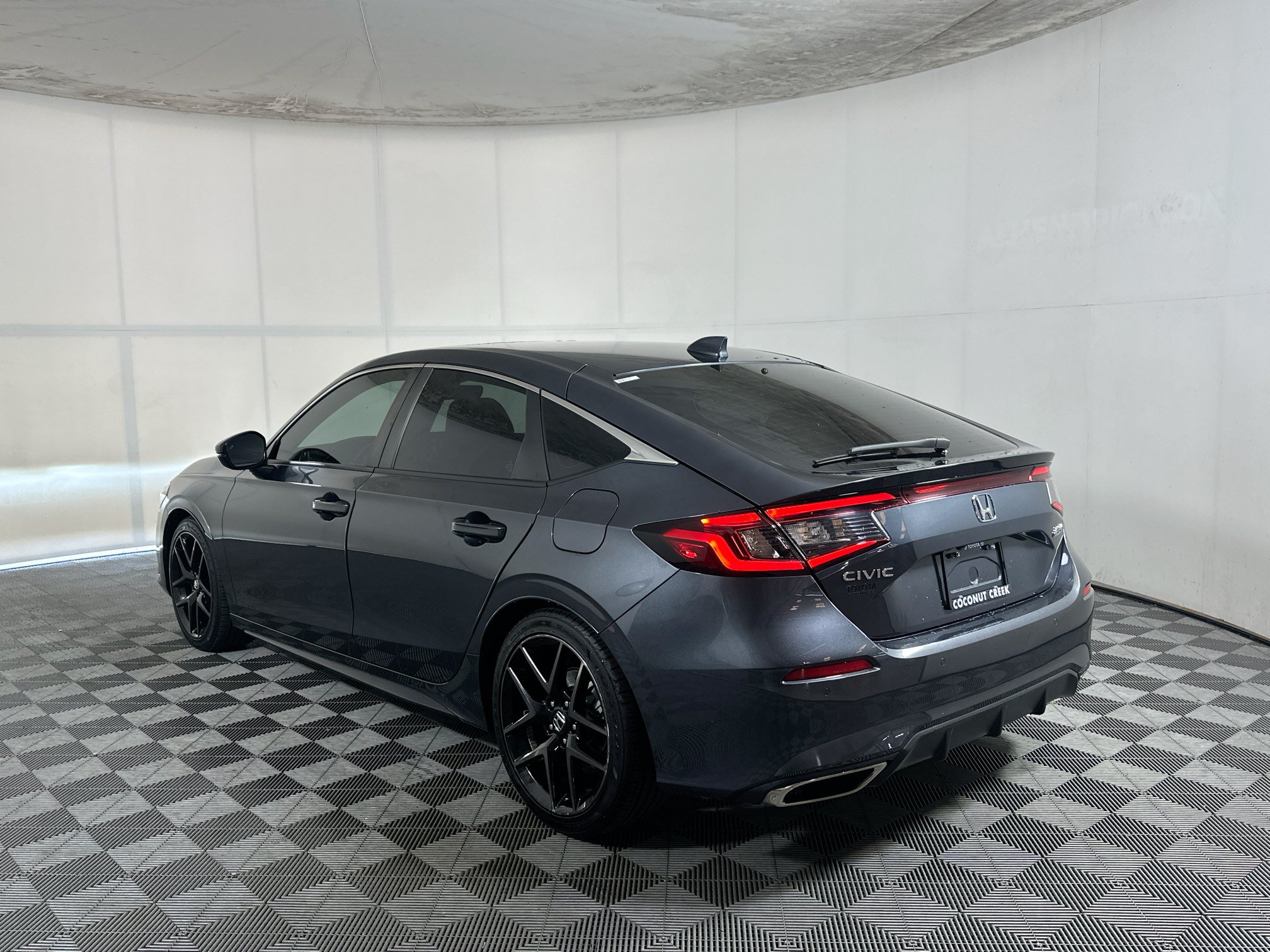 Used 2024 Honda Civic Sport Touring image 5