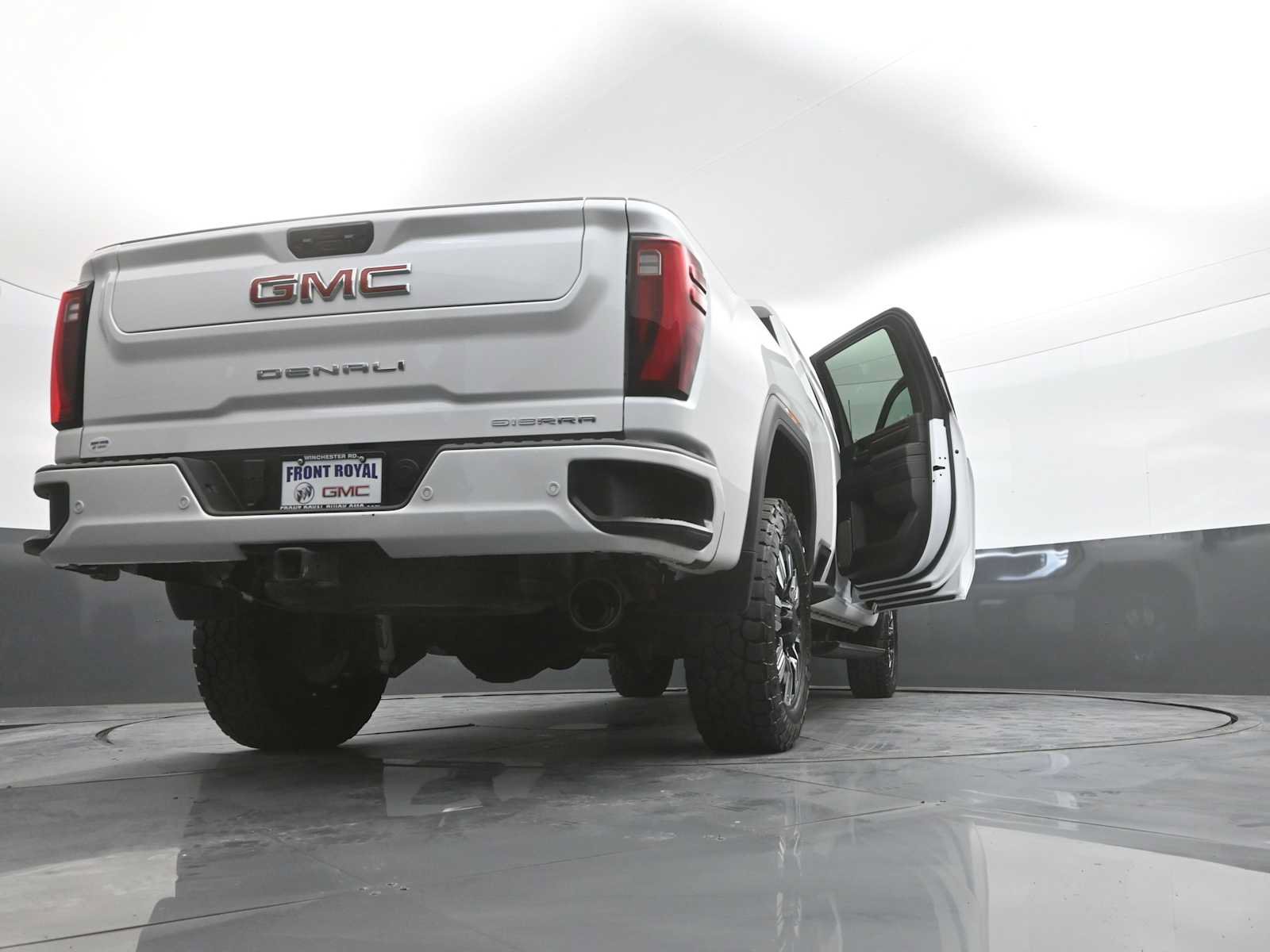 Used 2024 GMC Sierra 3500 Denali w/ Denali Reserve Package AWD/4WD image 50