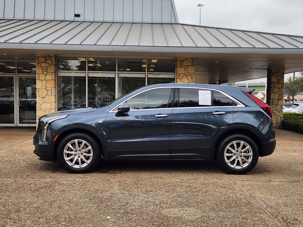 Used 2020 Cadillac XT4 Luxury w/ Cold Weather Package image 4