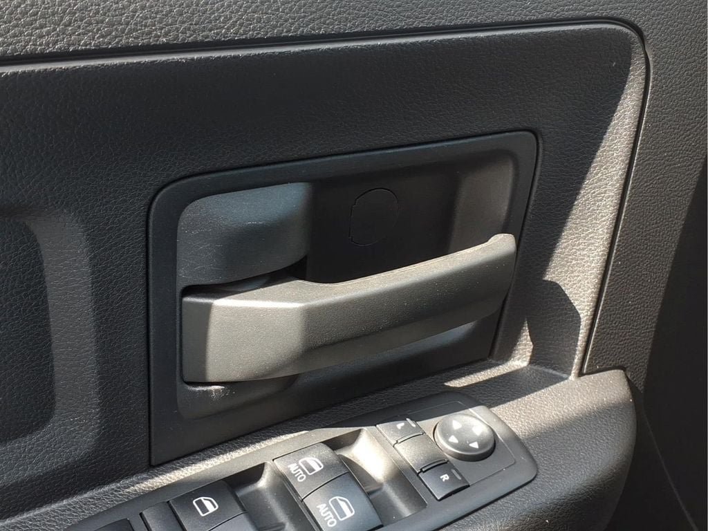 Used 2018 RAM 2500 Tradesman w/ Chrome Appearance Group AWD/4WD image 19
