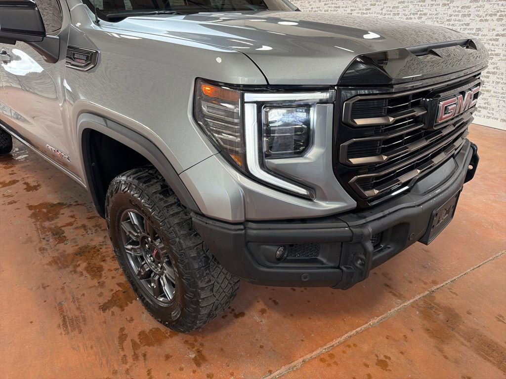 Used 2024 GMC Sierra 1500 AT4X image 9