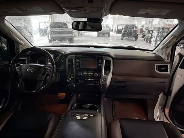 Used 2018 Nissan Titan Platinum Reserve AWD/4WD image 10