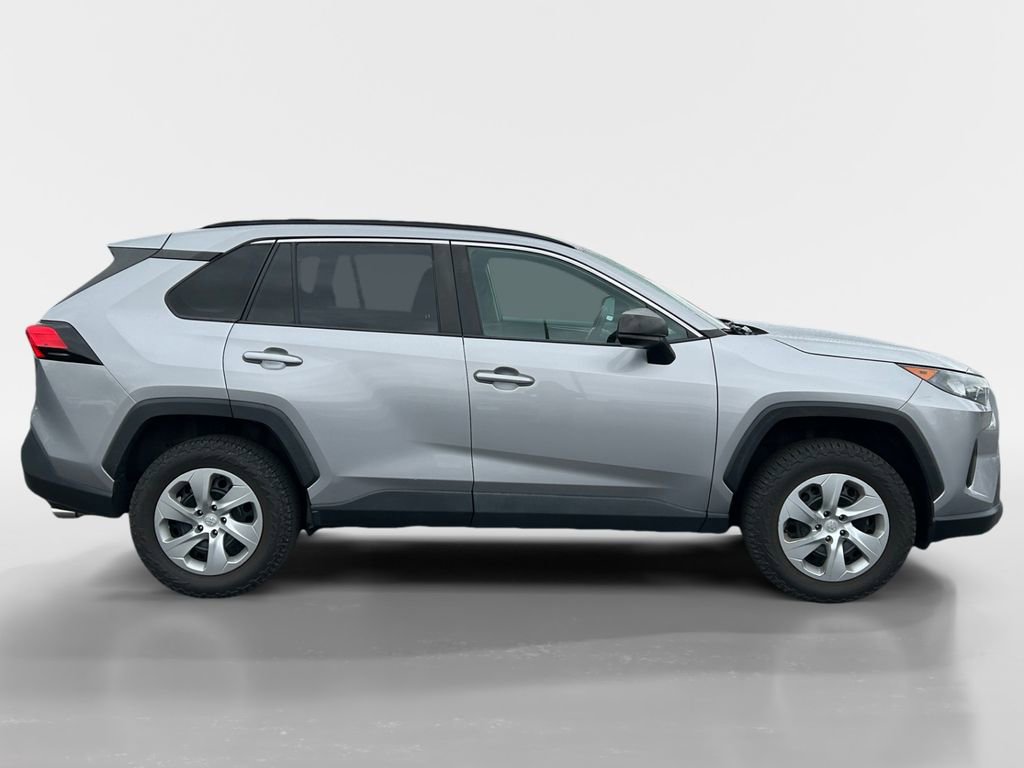 Used 2021 Toyota RAV4 LE AWD/4WD image 6