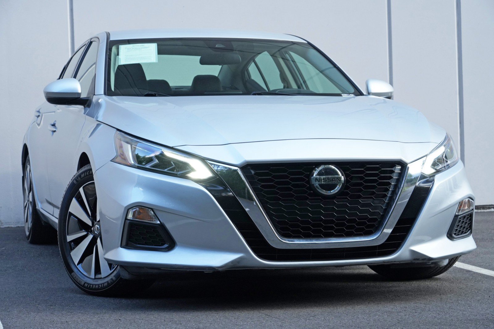 Used 2021 Nissan Altima 2.5 SV FWD image 2