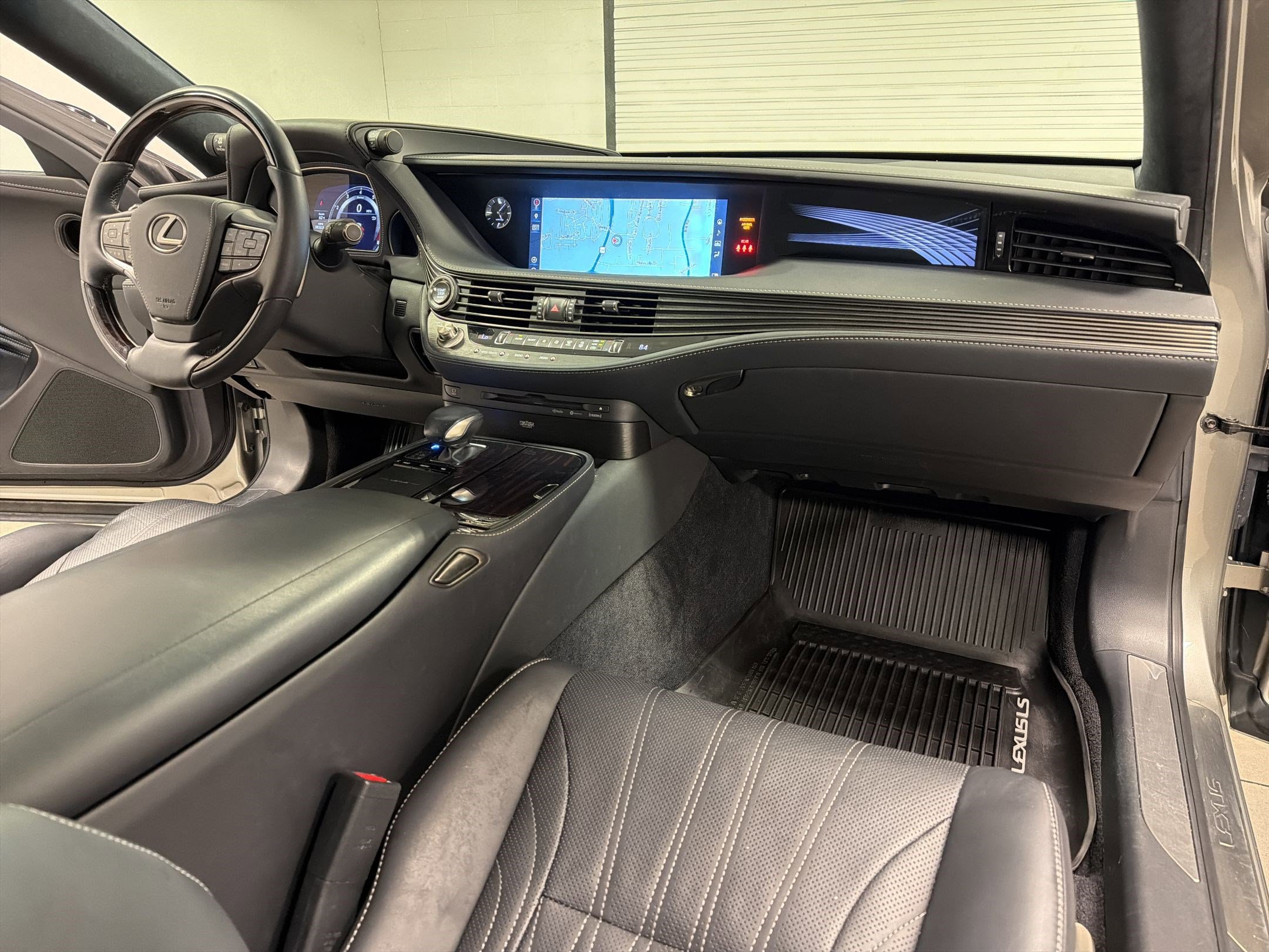Used 2019 Lexus LS 500 w/ Interior Upgrade Package image 29