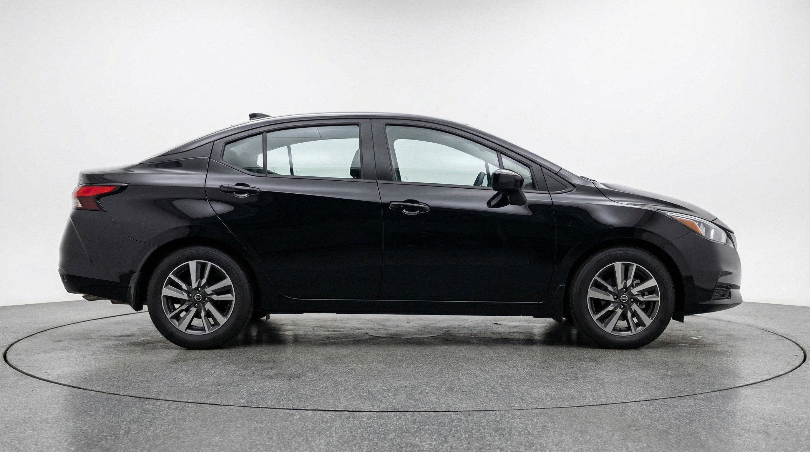 Used 2025 Nissan Versa SV image 11