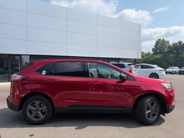 Used 2024 Ford Edge SEL w/ Sport Appearance Package AWD/4WD image 2