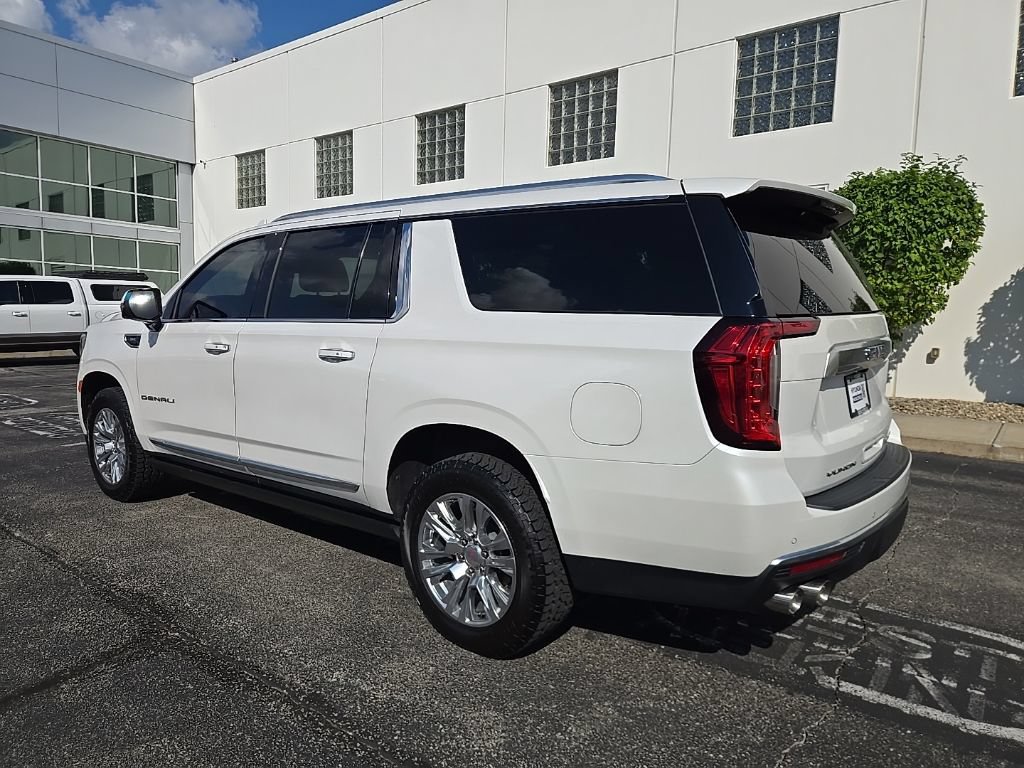 Used 2023 GMC Yukon XL Denali AWD/4WD image 6