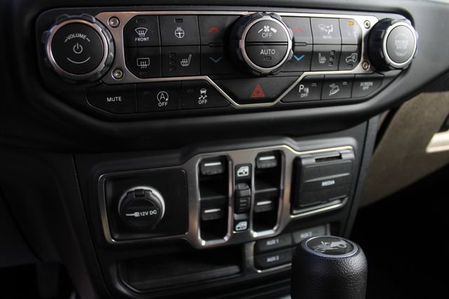 Used 2020 Jeep Wrangler Unlimited Sahara AWD/4WD image 15