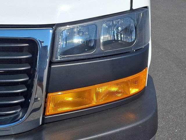 Used 2025 GMC Savana 2500 w/ Driver Convenience Package RWD image 9