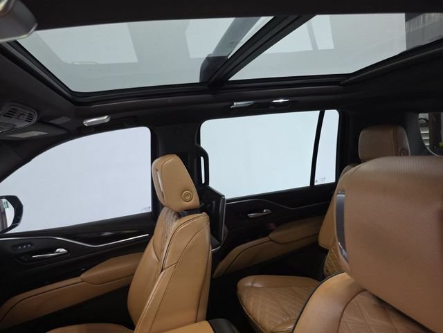 Used 2022 Cadillac Escalade ESV Sport w/ Touring Package AWD/4WD image 8