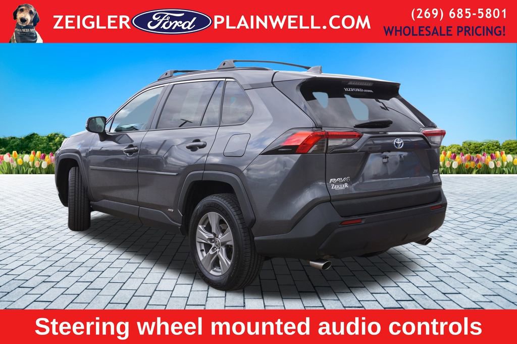 Used 2022 Toyota RAV4 XLE w/ Convenience Package image 3