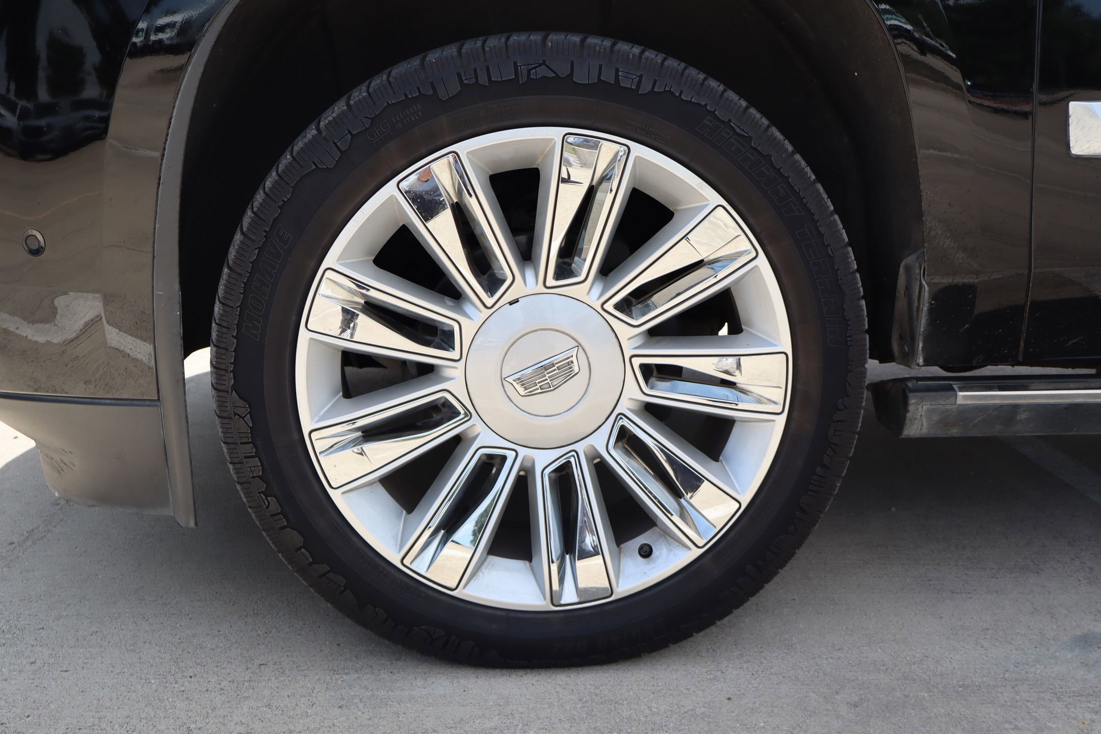Used 2020 Cadillac Escalade ESV Platinum AWD/4WD image 9