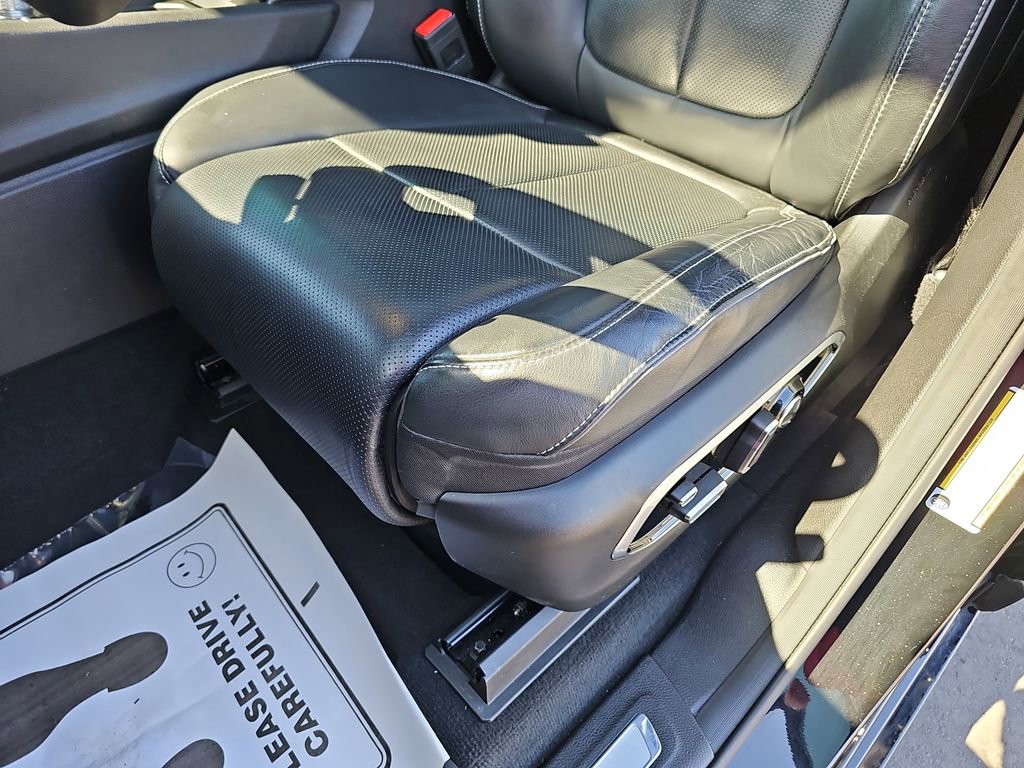 Used 2022 Jeep Grand Cherokee Overland w/ Luxury Tech Group IV image 33