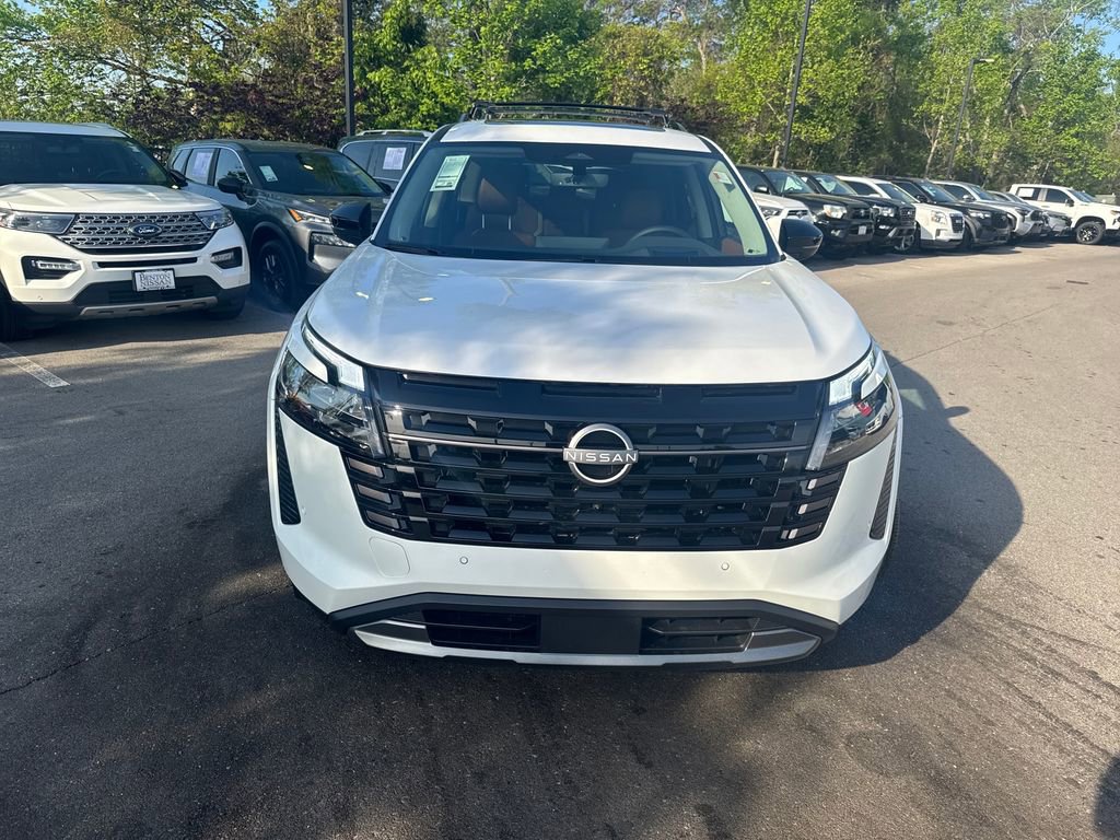 New 2026 Nissan Pathfinder Platinum FWD image 9